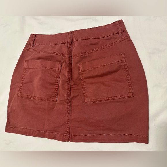 Garage Button Mini Skirt Maroon Size Small - Picture 6 of 10